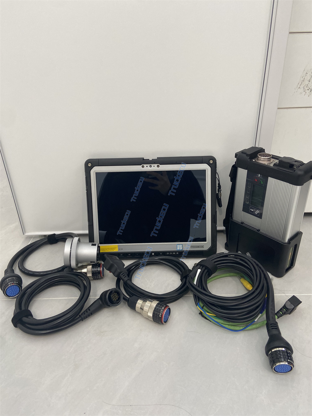 Auto Repair Shop Diagnostics - Original Chip MB SD Connect C5